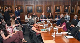 Acordo estabelece o combate à desinformação e à violência política, o uso ético da IA e a defesa...