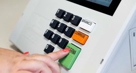 Eleitor escolherá dois senadores; veja como votar corretamente