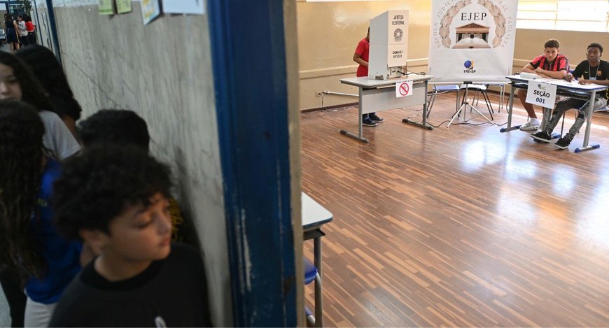 Emissão do título e coleta da biometria marcam eleição para grêmio estudantil