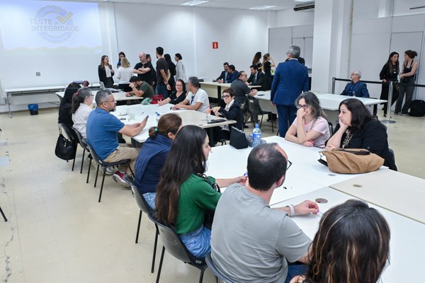 A cerimônia acontece na sede do TRE-SP e envolve servidores e autoridades de órgãos externos