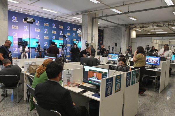 A Sala de Imprensa do TRE-SP fica à disposição de profissionais credenciados no dia da eleição
