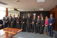 Empossando juntamente com integrantes da Corte do TRE-SP e visitantes do TRF da 3ª Região.