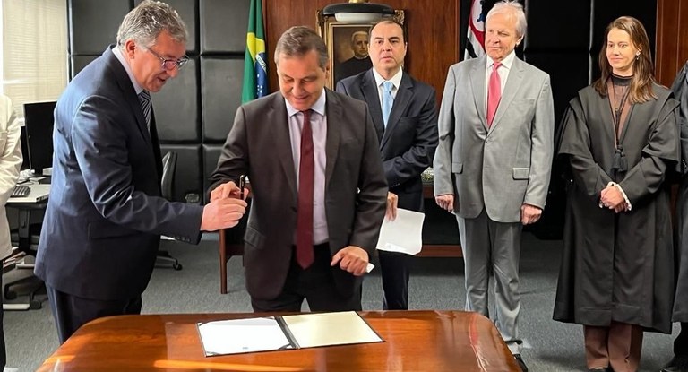 Desembargador federal Luiz Alberto de Souza Ribeiro assumiu a cadeira de integrante substituto d...