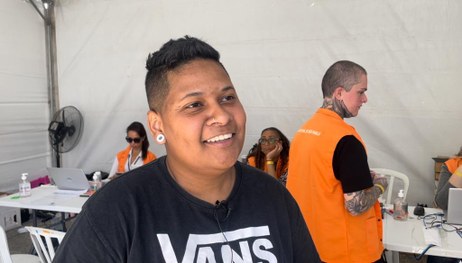 Público em atendimento na tenda do TRE-SP na Feira Cultural da Diversidade LGBT+