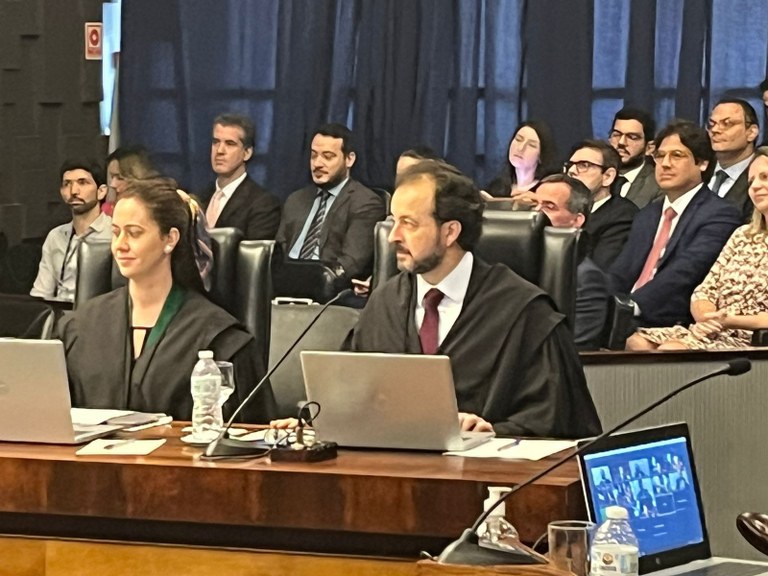 Jurista Rogério Cury toma posse como membro efetivo do TRE-SP Novo membro ocupa vaga destinada aos advogados na Corte Eleitoral e exercerá suas funções no biê...