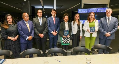 Lançamento ocorreu na biblioteca do TSE, em Brasília
