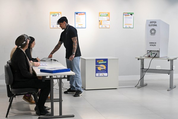 Na demonstração do fluxo de votação foram simulados diversos cenários, como a coleta da biometria de eleitores