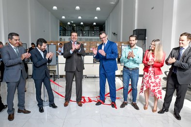 O diretor-geral do TRE-SP, Claucio Corrêa, o prefeito de Atibaia, Daniel Martini, o desembargado...