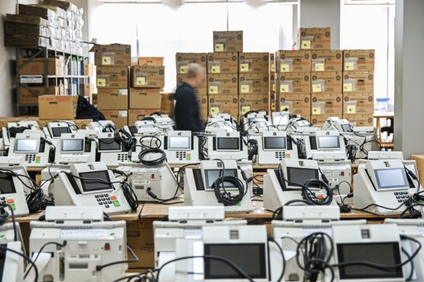O Polo Sudoeste da capital também iniciou as preparações das urnas eletrônicas
