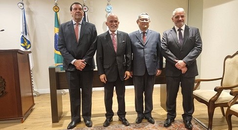 O presidente do TRE-SP, des. Silmar Fernandes; o presidente do TRT-15, des. Samuel Hugo Lima; o ...