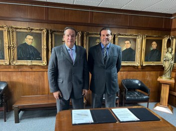 Os desembargadores Gilson Miranda e Silmar Fernandes renovaram convênio entre a EPM e Ejep até 2026