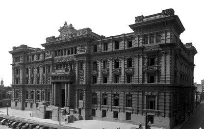 Palácio da Justiça — A Justiça Eleitoral paulista ocupou o prédio do Palácio da Justiça, na Praç...
