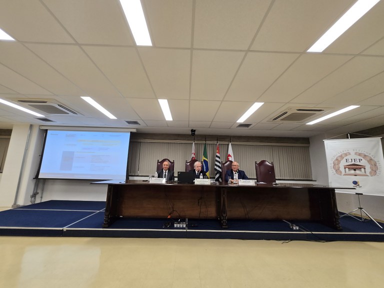 Palestra do desembargador Encinas Manfré