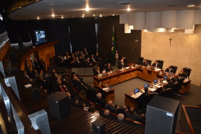 Da esq. para a dir., o procurador regional eleitoral substituto Paulo Taubemblatt e os membros d...