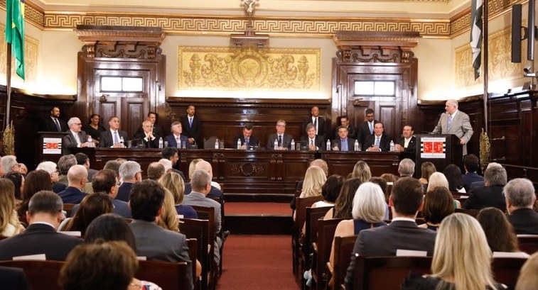 Presidente do TRE-SP prestigia novos integrantes de entidades do Judiciário paulista Desembargador Silmar Fernandes participou da posse do Conselho Superior da Magistratura, da Esco...