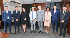 Presidente do TRE-SP recebe conselheiro político da Embaixada do Reino Unido