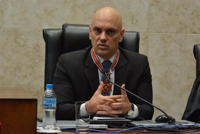 Presidente do TSE ministro Alexandre de Moraes na cerimônia de entrega do Colar do Mérito Eleito...