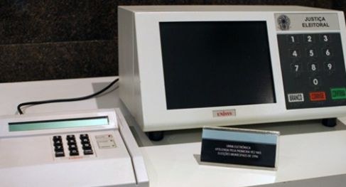 Capa do boletim nº 52, de 15 de maio de 1937, que trouxe pareceres sobre máquinas de votar