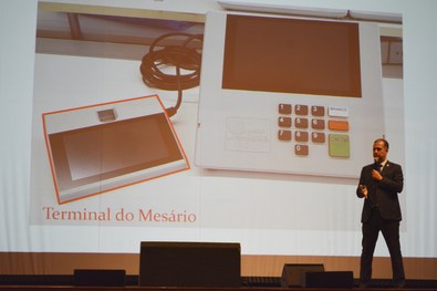 Presidente do TRE-SP Paulo Galizia faz discurso de abertura ao lado do reitor da Universidade Ma...