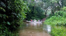 Servidores do TRE-SP em direção à aldeia indígena Cerro Corá, em Mongaguá (SP), para ação do Pro...