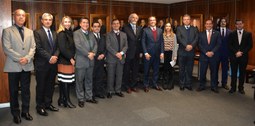 Autoridades presentes na posse do Juiz Regis de Castilho Barbosa Filho como substituto da Corte ...