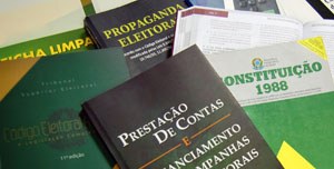 Livros, leis, código eleitoral, prestação de contas, propaganda eleitoral, ficha limpa
Legislação