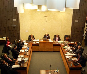 Sessão de julgamento
Tribunal Regional Eleitoral de São Paulo
Sessão plenária de 28 de agosto ...