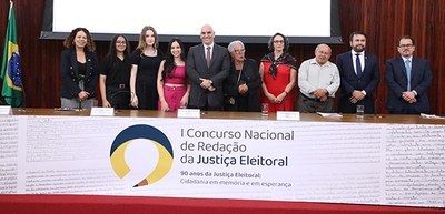 Vencedores do I Concurso Nacional de Redação da Justiça Eleitoral Vencedores do I Concurso Nacional de Redação da Justiça Eleitoral