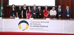 Vencedores do  I Concurso Nacional de Redação da Justiça Eleitoral