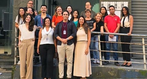 Vista da equipe da CRE à 177ª Zona Eleitoral — São Vicente Vista da equipe da CRE à 177ª Zona Eleitoral — São Vicente