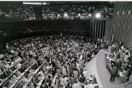 Vista superior do plenário da Câmara dos Deputados na promulgação da Constituição Federal, em 5 ...