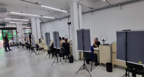 Área de atendimento ao eleitor é ampla e acessível