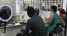 É necessário fazer um agendamento prévio pela internet para comparecimento nas unidades cartorár...