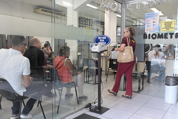 Com 1,3 milhão de títulos cancelados, São Paulo possui 25% dos cancelamentos do país; veja o que fazer Quem perdeu o prazo para regularizar o documento deve quitar as multas por ausência às urnas e s...
