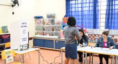 indígena da etnia guarani mbya vota na escola EMEI Jaraguá