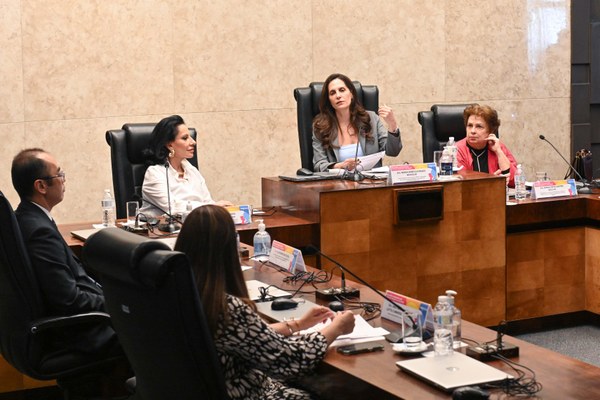 Juíza Maria Domitila Prado Manssur, ouvidora da Mulher, durante painel 'Relações violentas que vitimam meninas e mulheres', em outubro de 2025