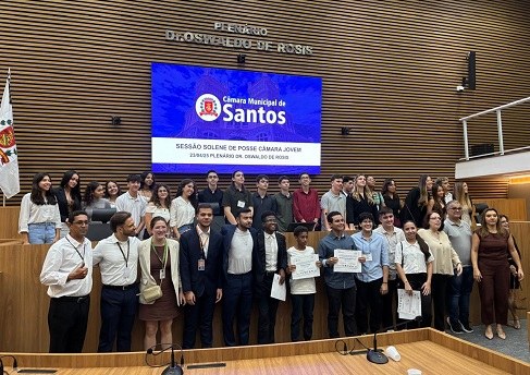 Cerimônia aconteceu na noite da quarta-feira (23) e contou com a presença da chefe do cartório d...