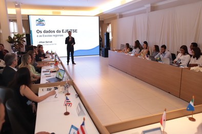 O presidente do TRE-SP, magistrados e servidores participaram do evento