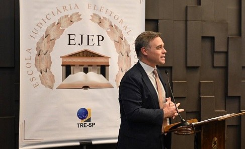 Ministro André Mendonça profere palestra no TRE-SP Evento marcou o encerramento do 7º curso de pós-graduação da Escola Judiciária Eleitoral Paulist...