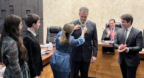 O jurista recebeu a Medalha Ministro Célio Silva, entregue pelo Copeje a membros do Judiciário e...