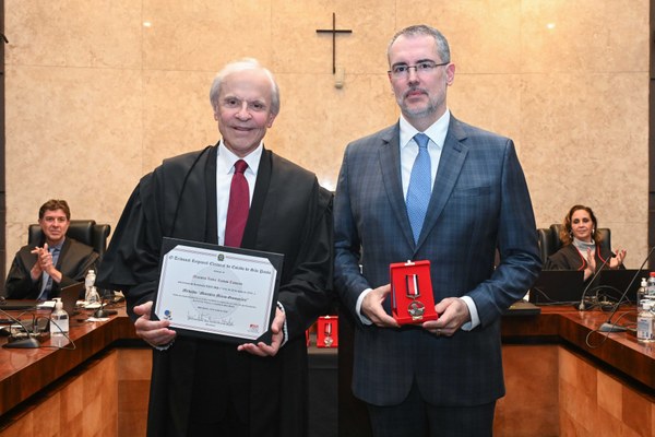 O des. Encinas Manfré e o ministro André Ramos Tavares