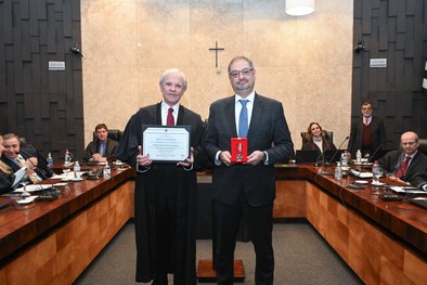 O desembargador Encinas Manfré e a subprocuradora-geral Paula Bajer Fernandes