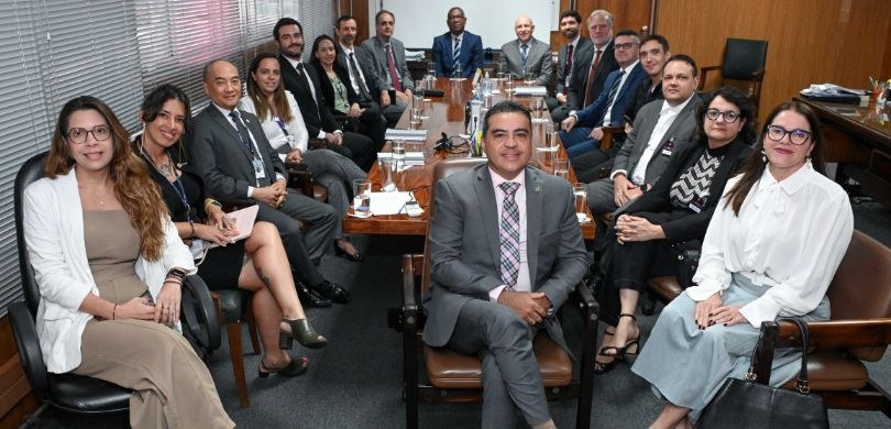 O diretor-geral do TRE-SP, Claucio Corrêa, além de secretários e gestores do Tribunal paulista, em reunião com representantes do TRE-PB O diretor-geral do TRE-SP, Claucio Corrêa, além de secretários e gestores do Tribunal paulista, ...