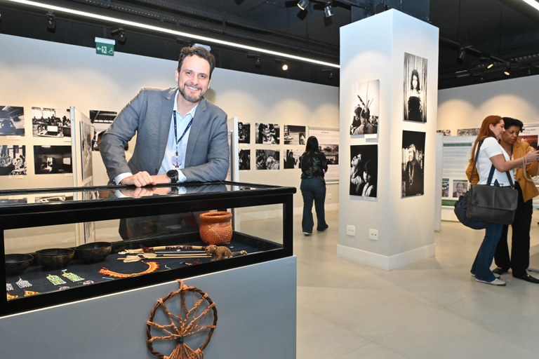 O servidor Paulo Eberlein é o responsável pelo acervo fotográfico da exposição O servidor Paulo Eberlein é o responsável pelo acervo fotográfico da exposição