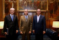 Posam para a foto, da esq. p/ dir., o juiz assessor da presidência do TRE-SP, Manoel Luiz Ribei...
