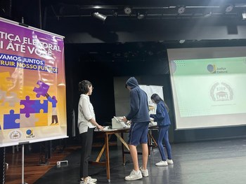 Semana do Jovem Eleitor TRE-SP realiza ação de cidadania em escola na capital 1