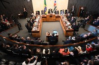 Sessão do TRE-SP de 20/08/24 durante a qual tomou posse o juiz Claudio José Langroiva Pereira