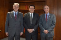 Na foto, da esq. p/ dir.: juiz assessor da Presidência do TRE-SP, Manoel Luiz Ribeiro; deputado ...