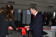 Presidente do TRE-SP, des. Mário Devienne Ferraz, corta a fita de inauguração do Posto de Atendi...