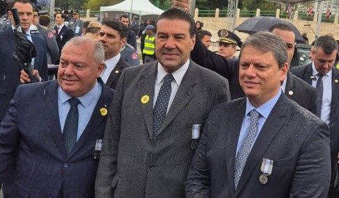 TRE-SP participa da cerimônia do 92º aniversário da Revolução Constitucionalista de 1932 Presidente do TRE-SP foi homenageado com a Medalha Constitucionalista